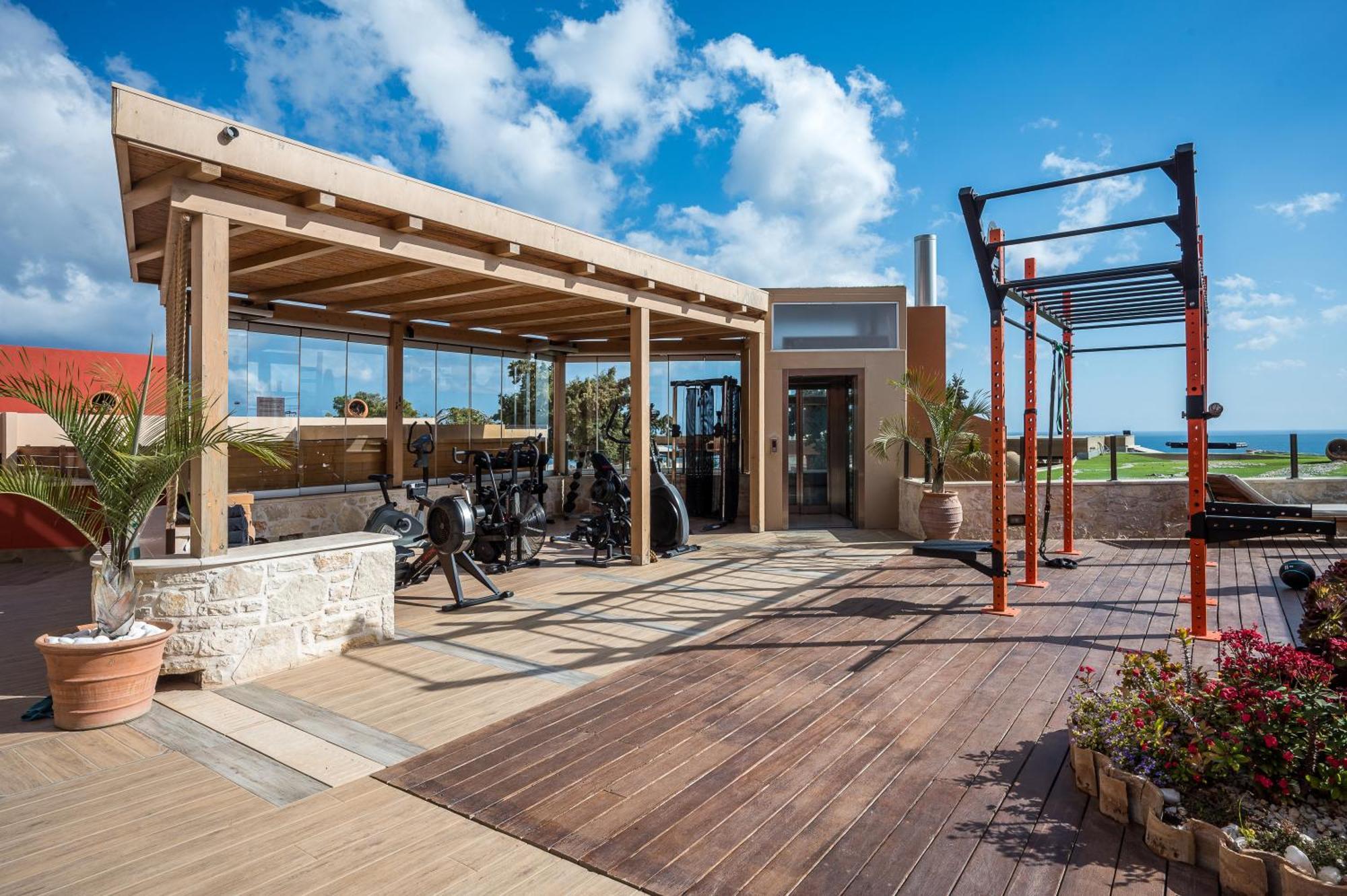 Esperides Resort Crete, The Authentic Experience Hersónissos Extérieur photo The gym at the resort